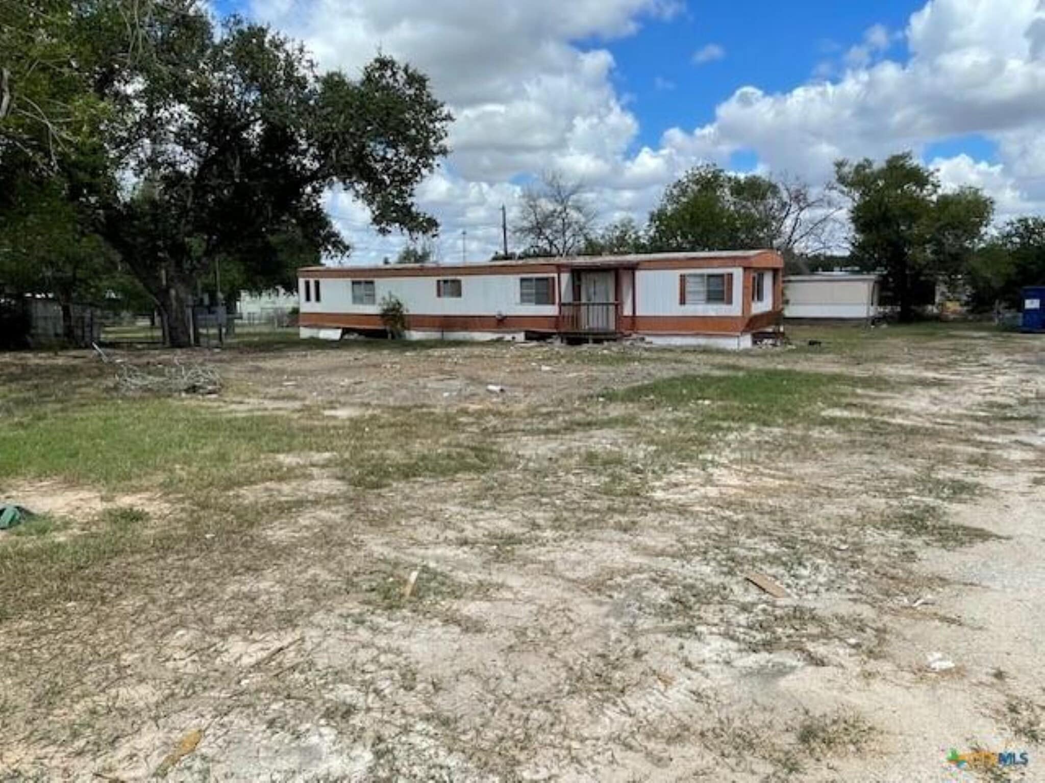 722 School St, Kenedy, TX for Sale