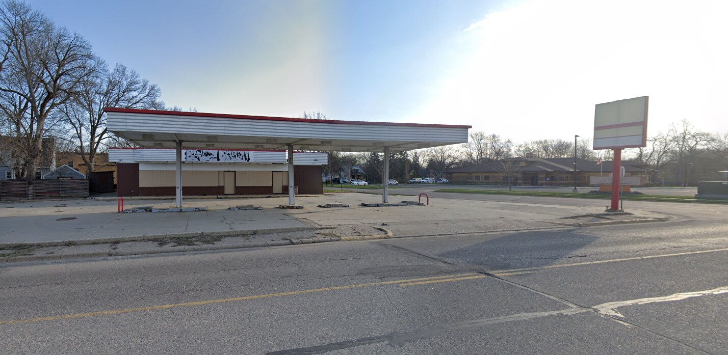225 E Depot St, Litchfield, MN for Rent