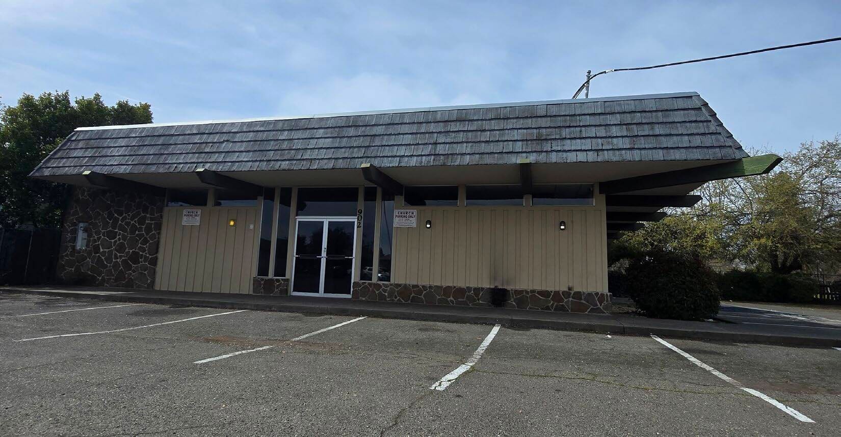 902 Oak Ln, Rio Linda, CA for Rent