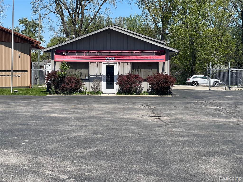 3389 S Huron Rd, Bay City, MI for Rent