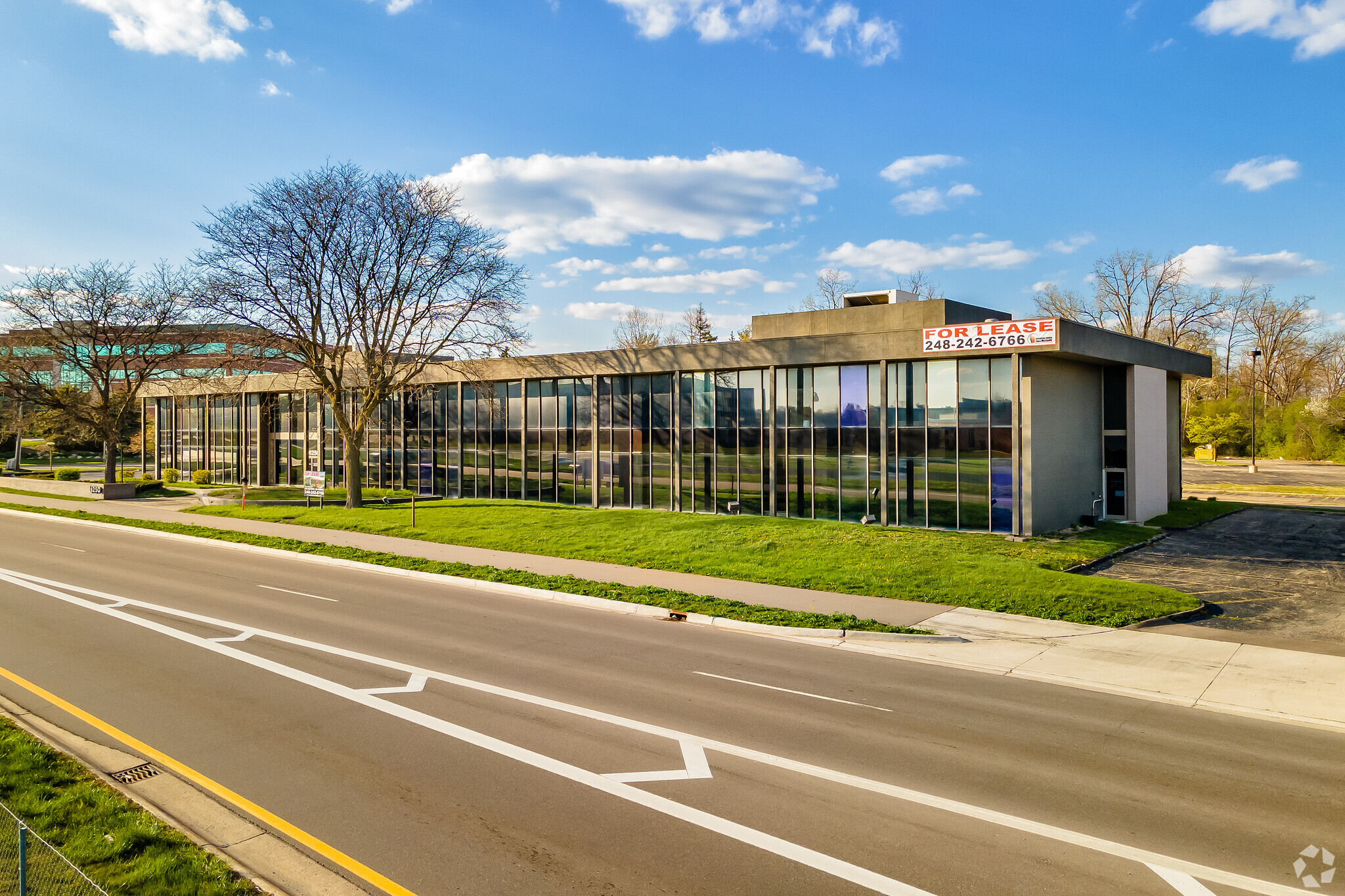 26250 Northwestern Hwy, Southfield, MI for Sale