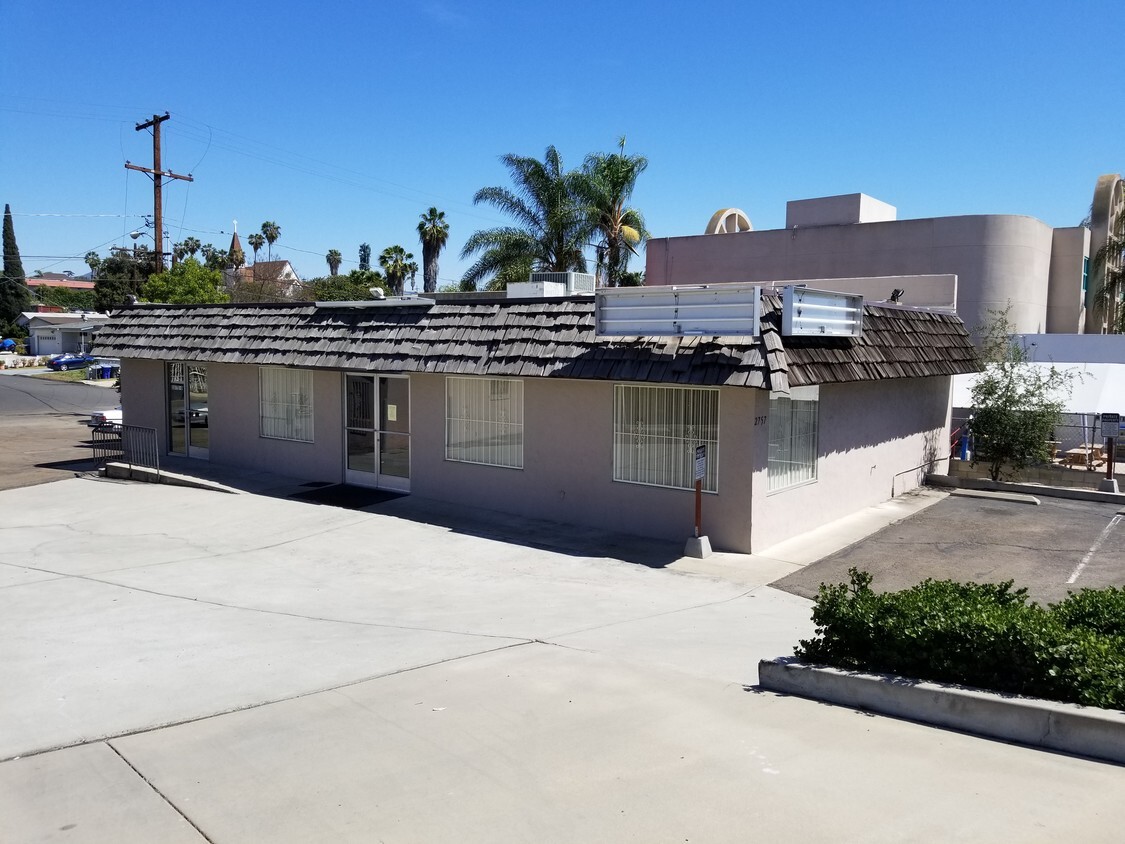 2757 Lemon Grove Ave, Lemon Grove, CA for Rent