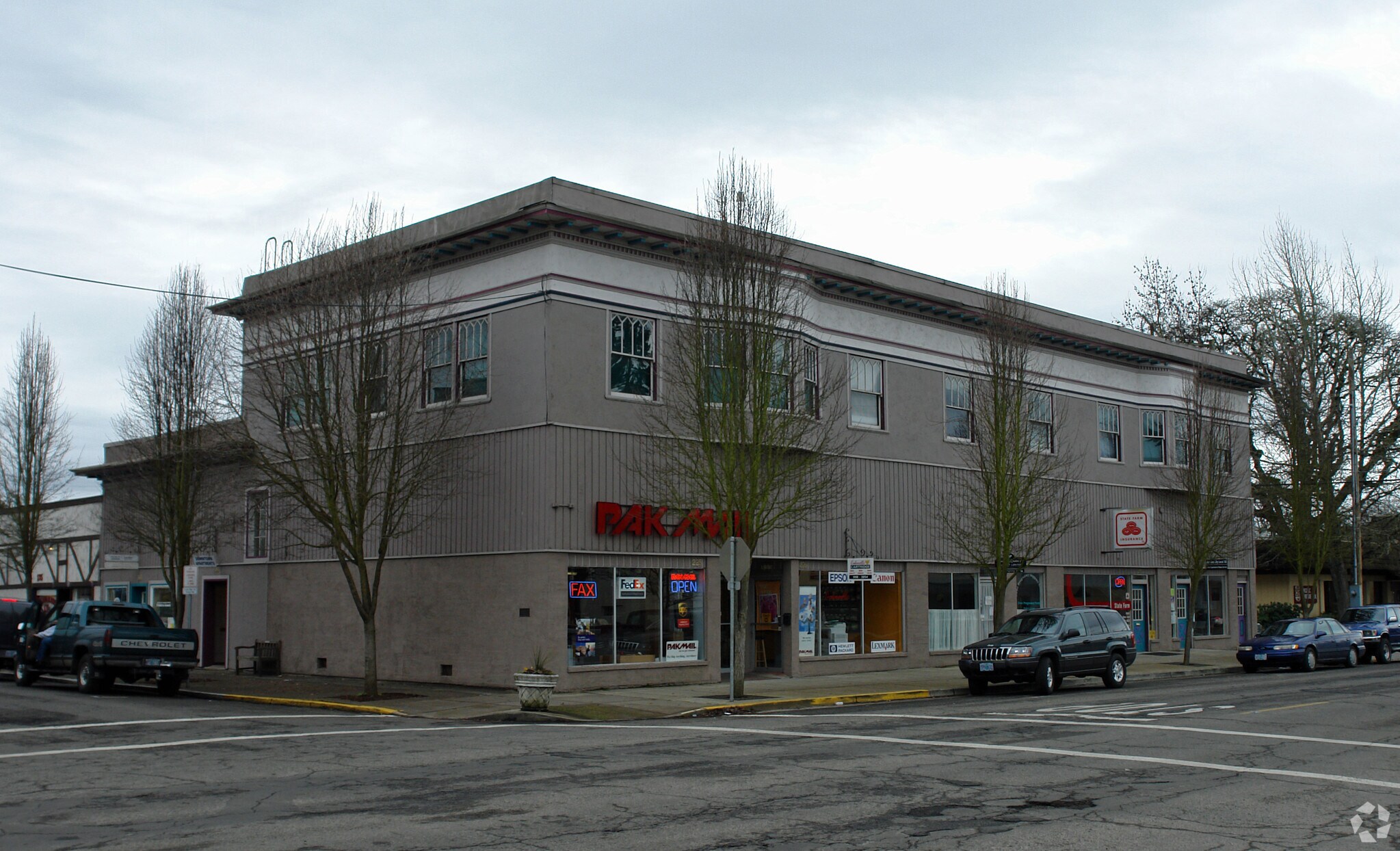 225-265 W 6th Ave, Junction City, OR for Rent