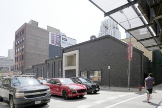 Chicago, IL Restaurant - 225 W Ontario St