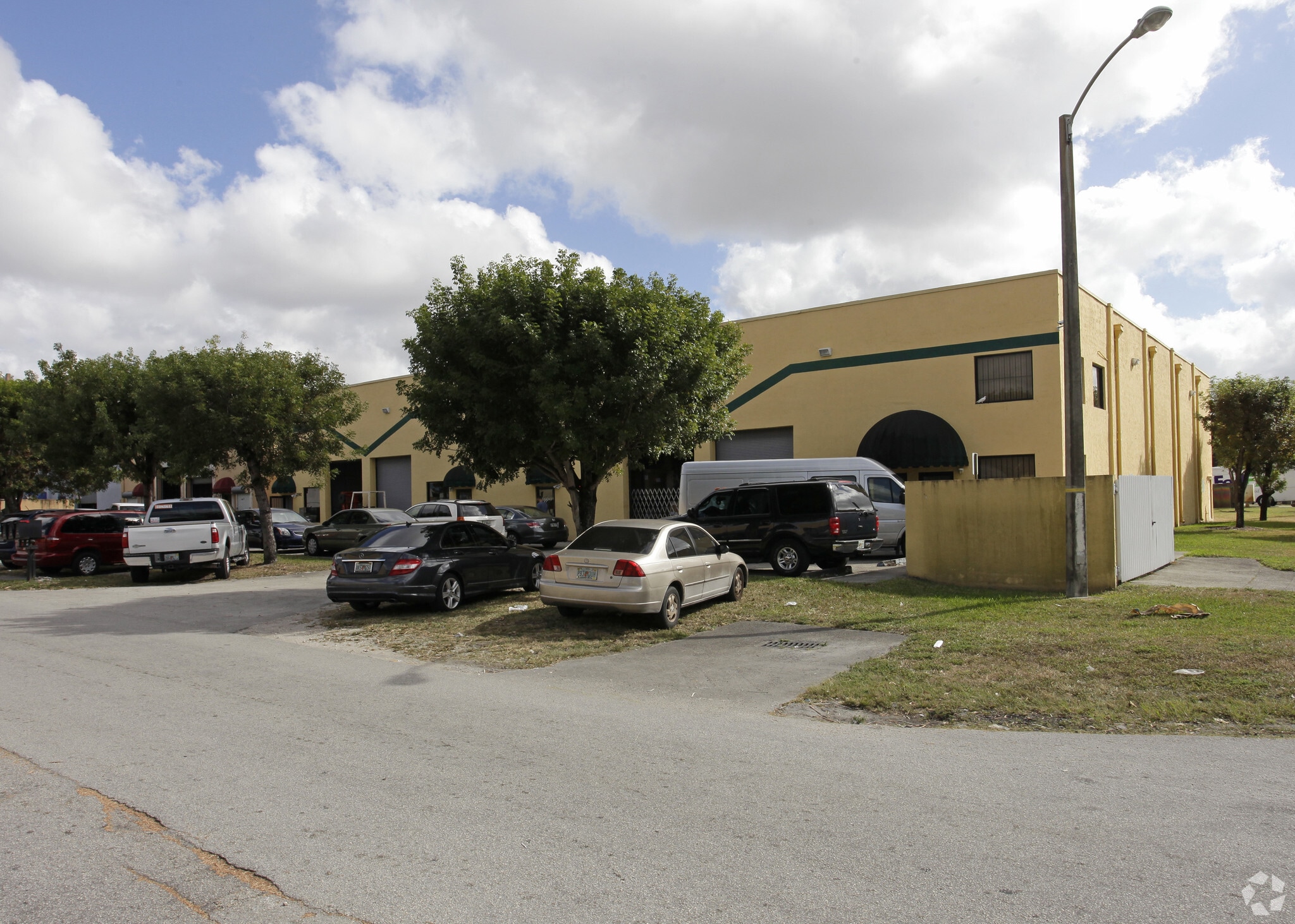 2592-2598 W 78th St, Hialeah, FL for Sale
