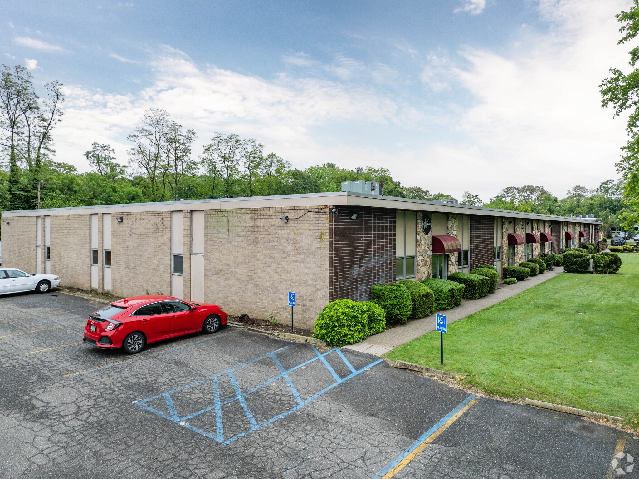 651-661 Old Willets Path, Hauppauge, NY for Rent