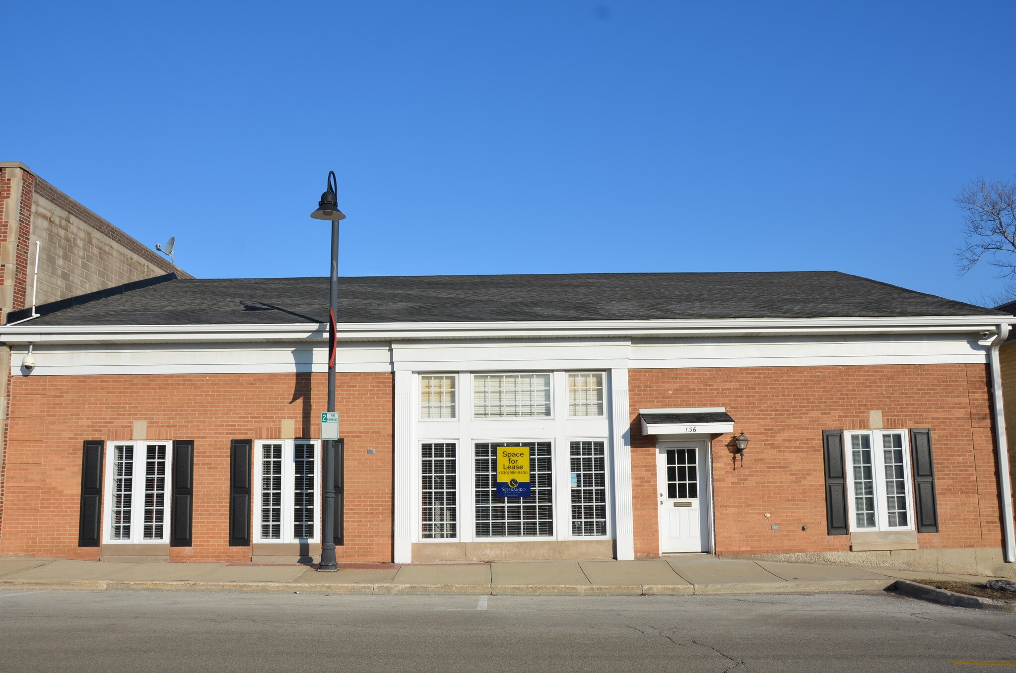 136 Burlington Ave, Clarendon Hills, IL for Rent