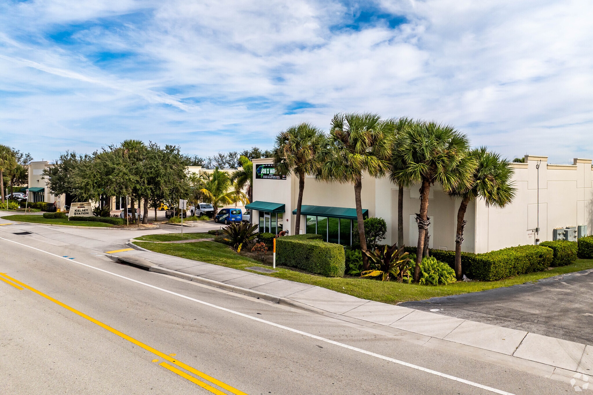 1335 Old Dixie Hwy, Lake Park, FL for Rent