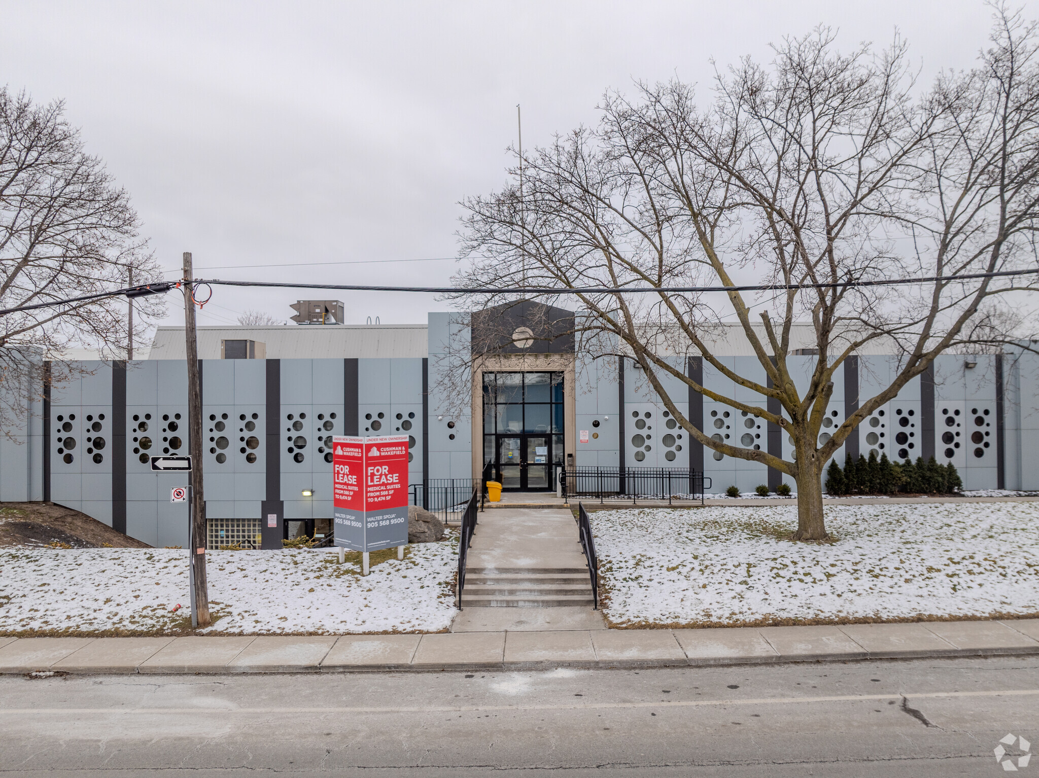 414 Victoria Av N, Hamilton, ON for Rent