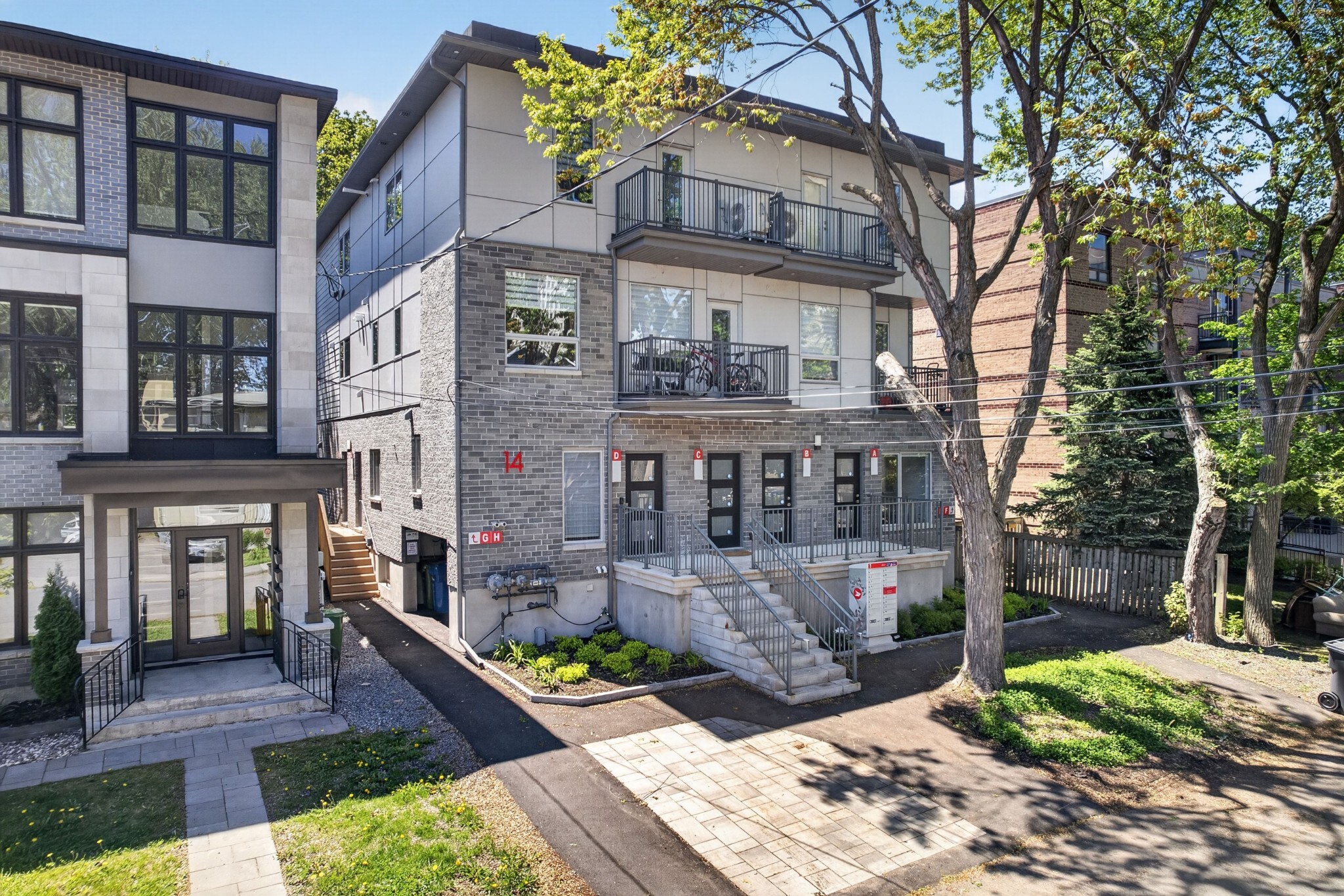 14 Stevens Av, Ottawa, ON for Sale