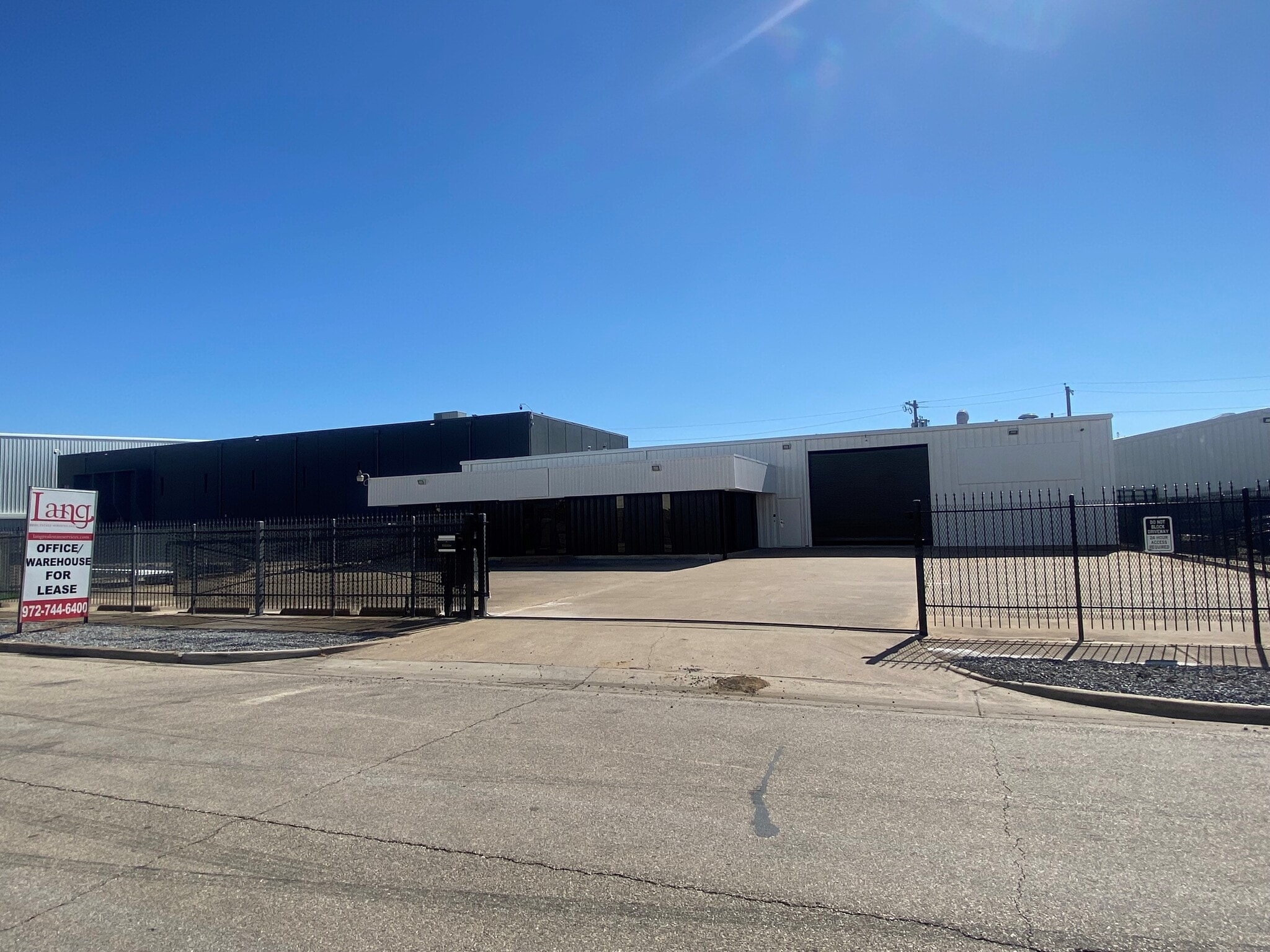 2734 Burbank St, Dallas, TX for Rent