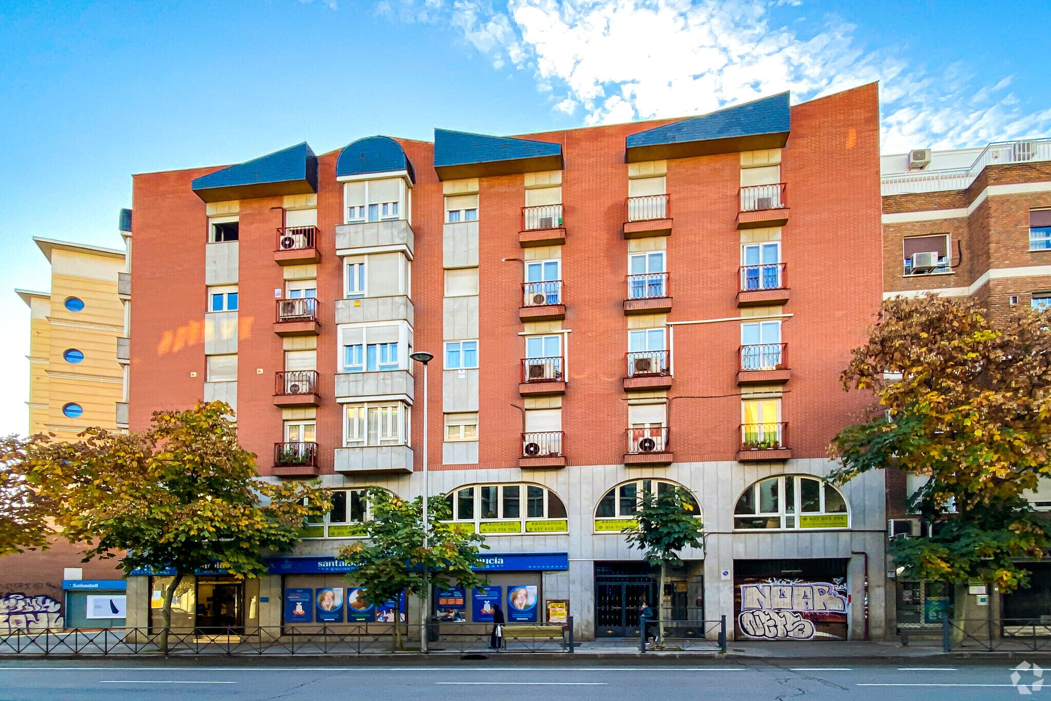 127 Calle del General Ricardos Madrid, MAD 28019 MultiFamily