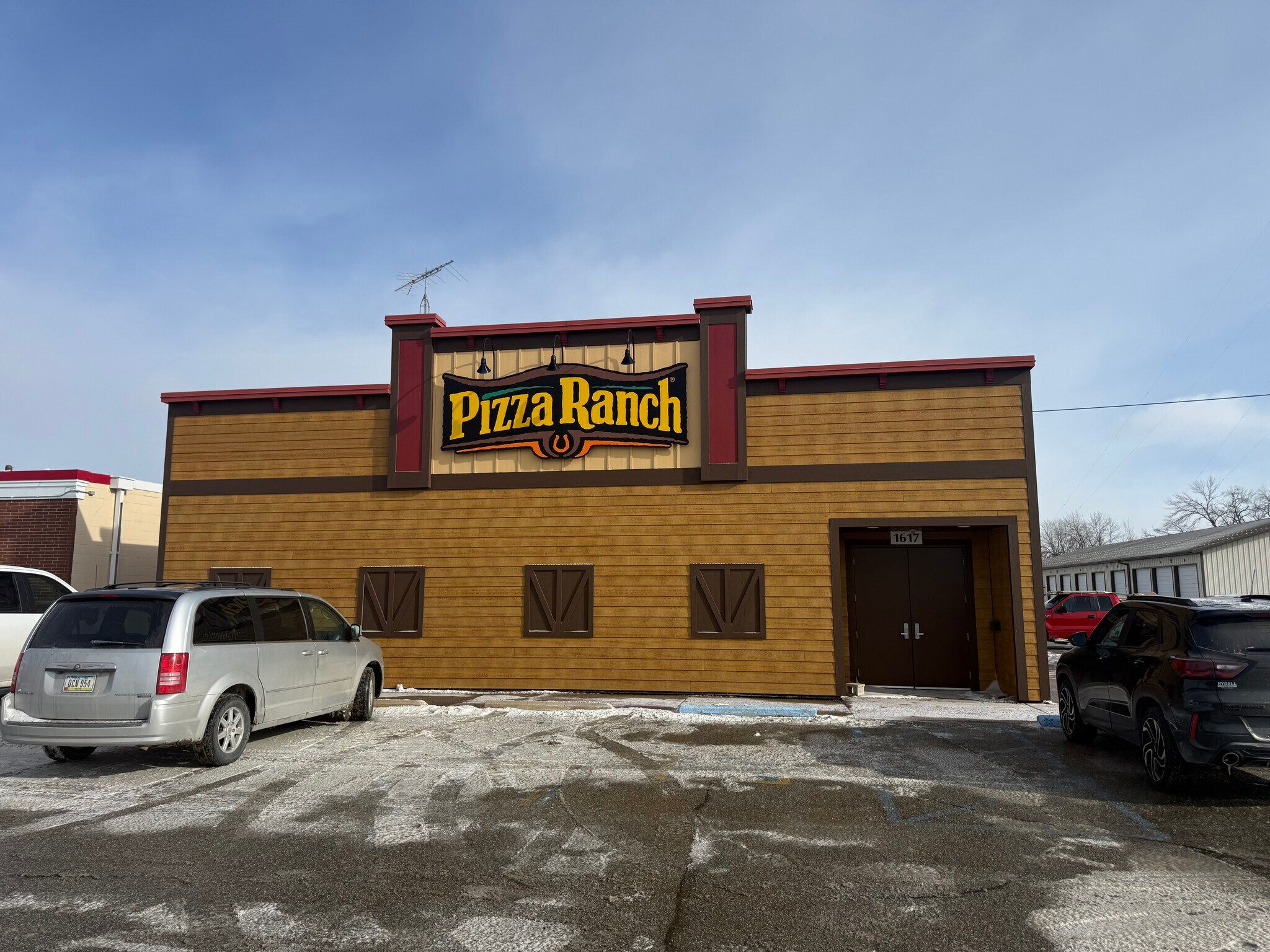 1617 S Monroe Ave, Mason City, IA for Sale