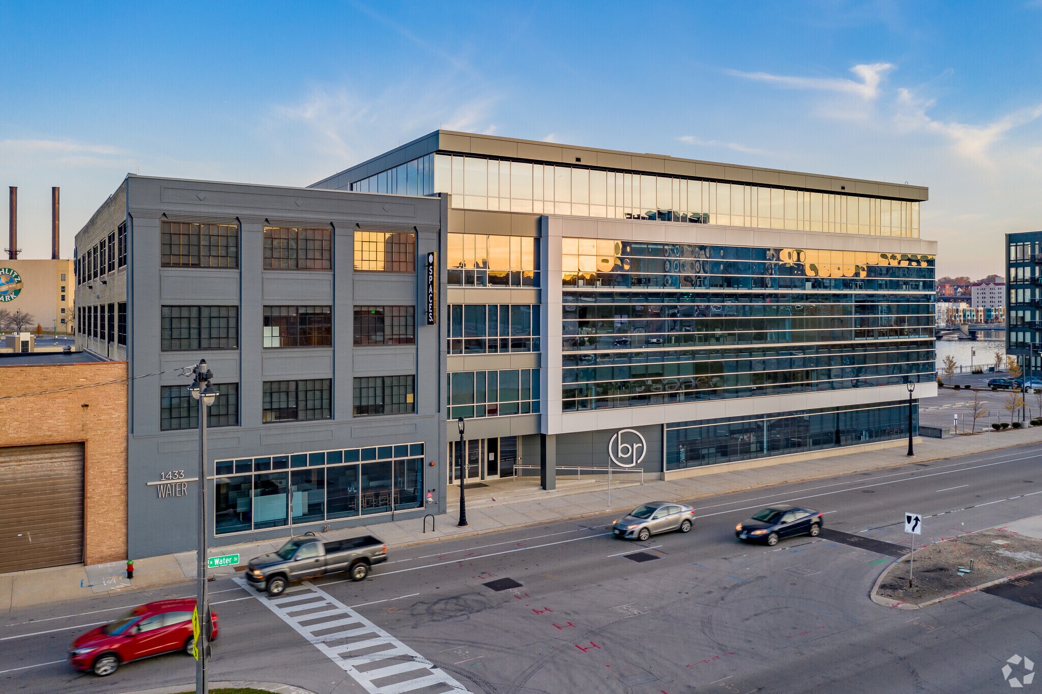 1433 N Water St Milwaukee, WI 53202 Coworking Space on