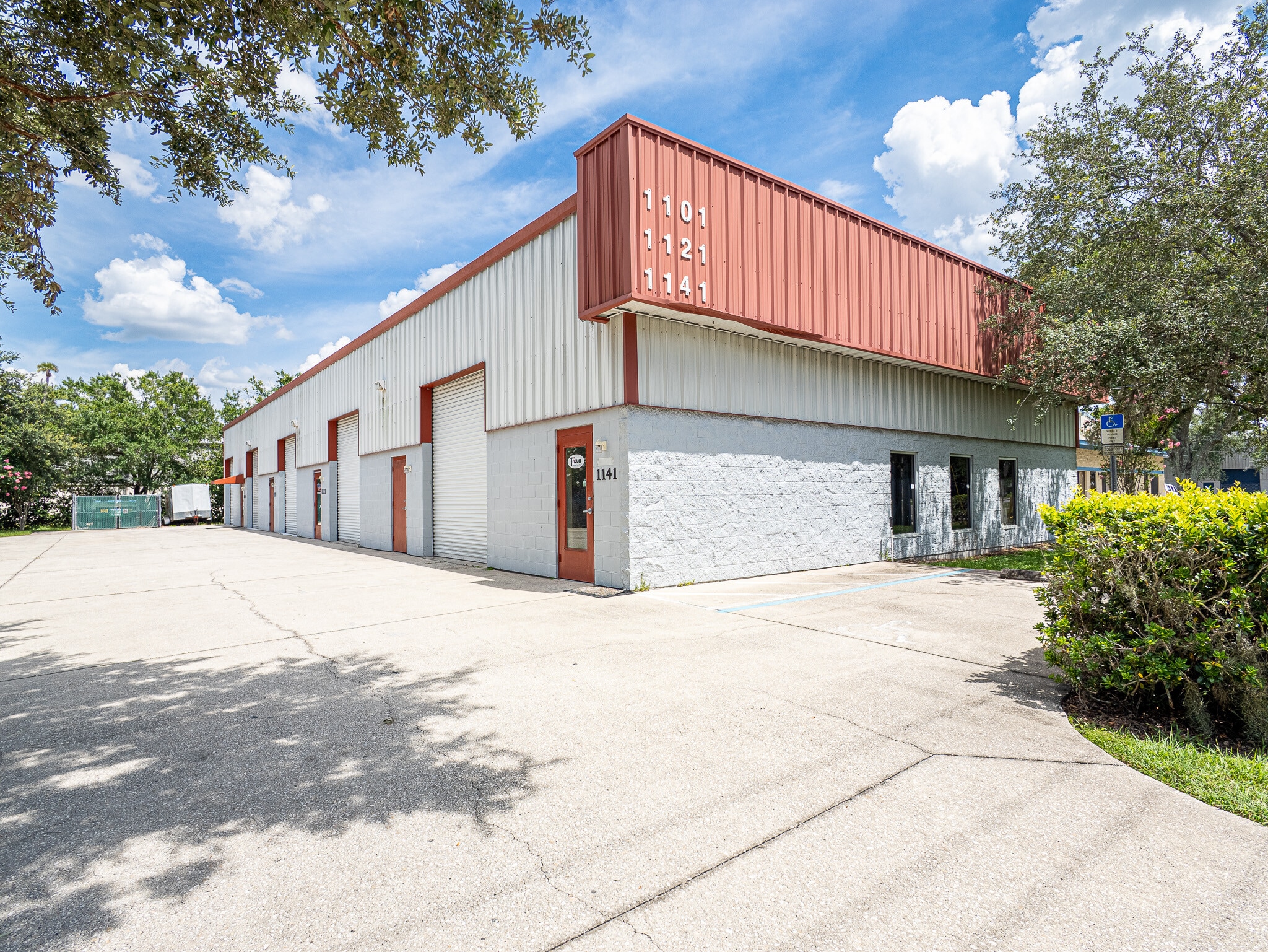 1101-1141 Central Park Dr, Sanford, FL for Sale