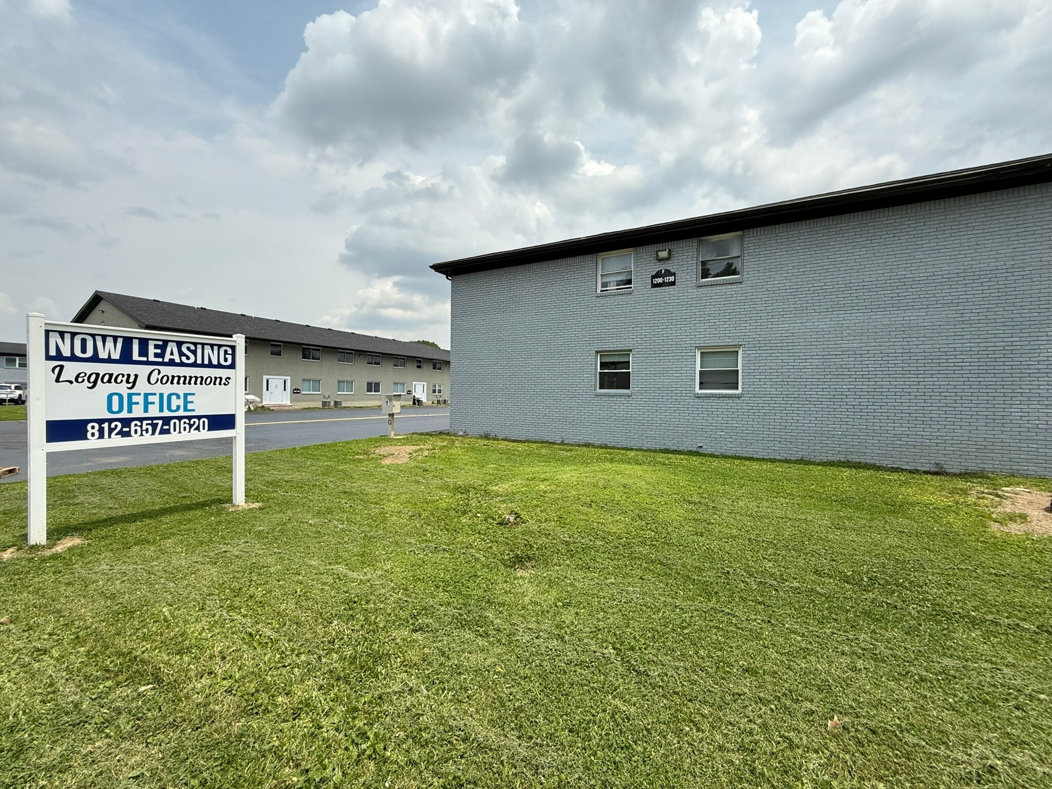 1100-1130 S Weinbach Ave, Evansville, IN for Sale