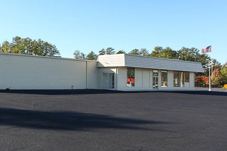 6121 Memorial Dr Stone Mountain, GA 30083 Retail Property for Sale on
