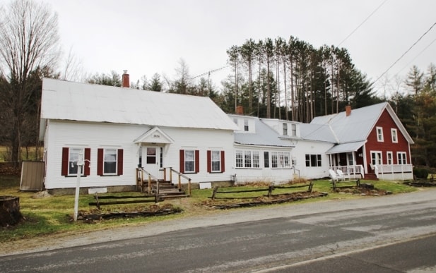 1037 S Craftsbury Rd, Craftsbury, VT for Sale