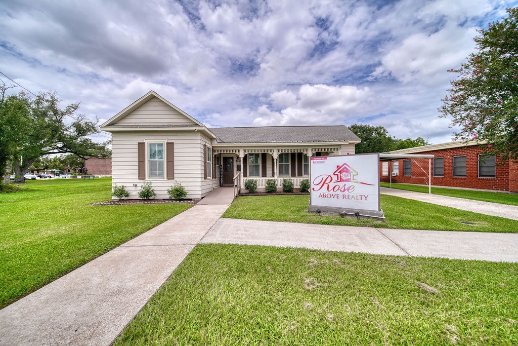 2813 45th St, Dickinson, TX for Sale