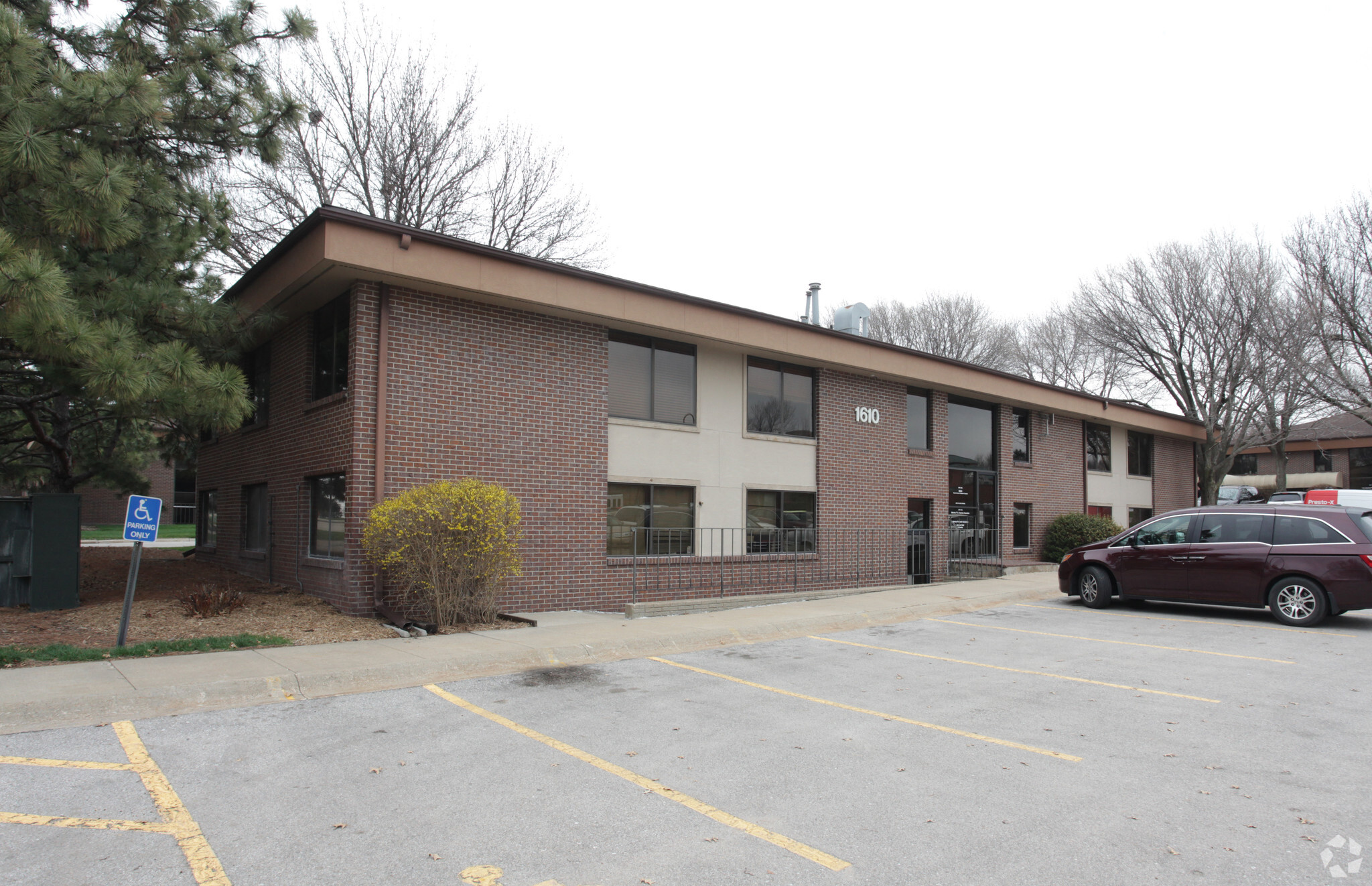 1610 S 70th St, Lincoln, NE for Rent