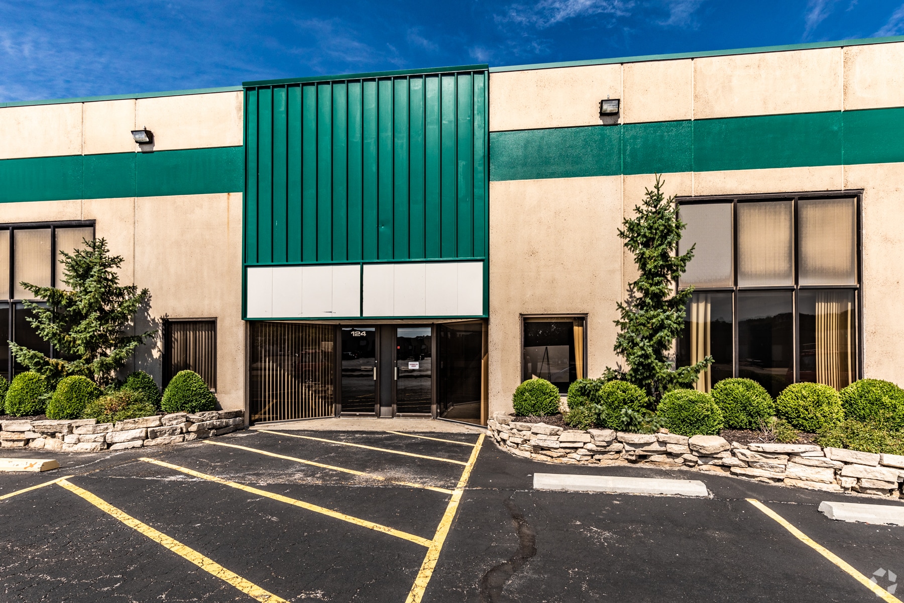 100-130 NW Business Park Ln, Riverside, MO for Rent