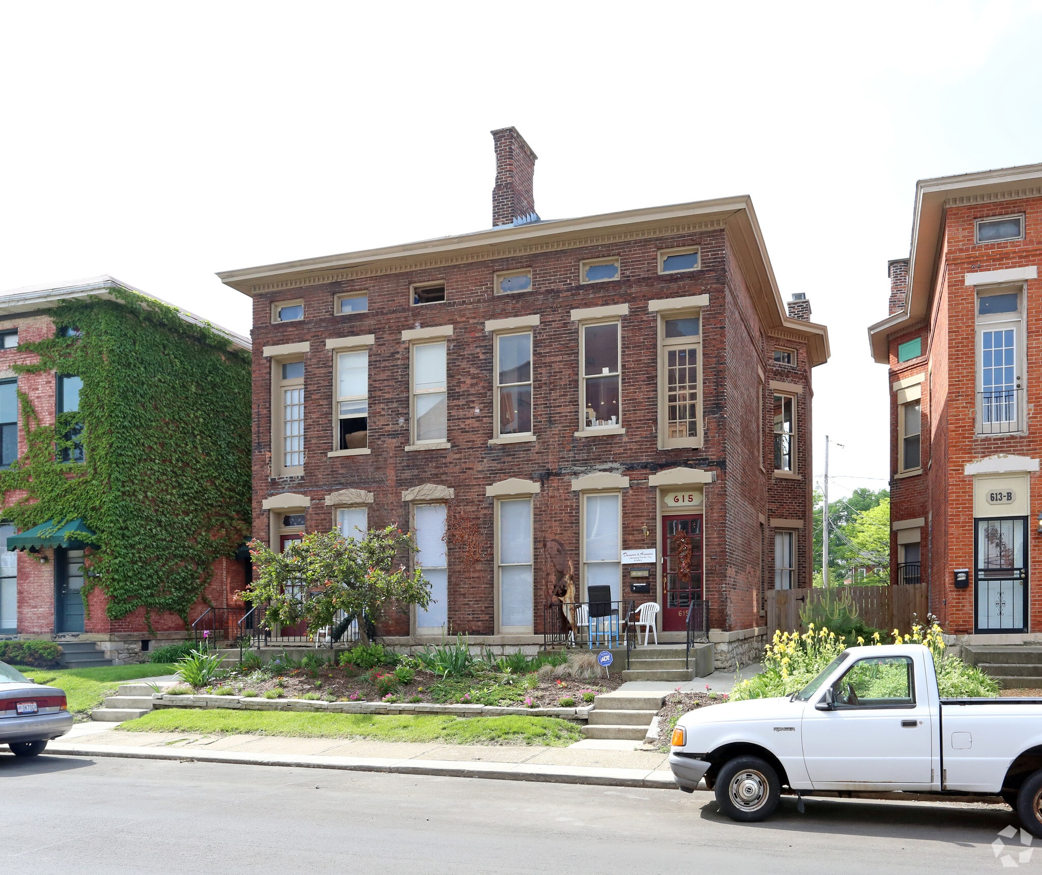 615-619 Oak St, Columbus, OH for Sale