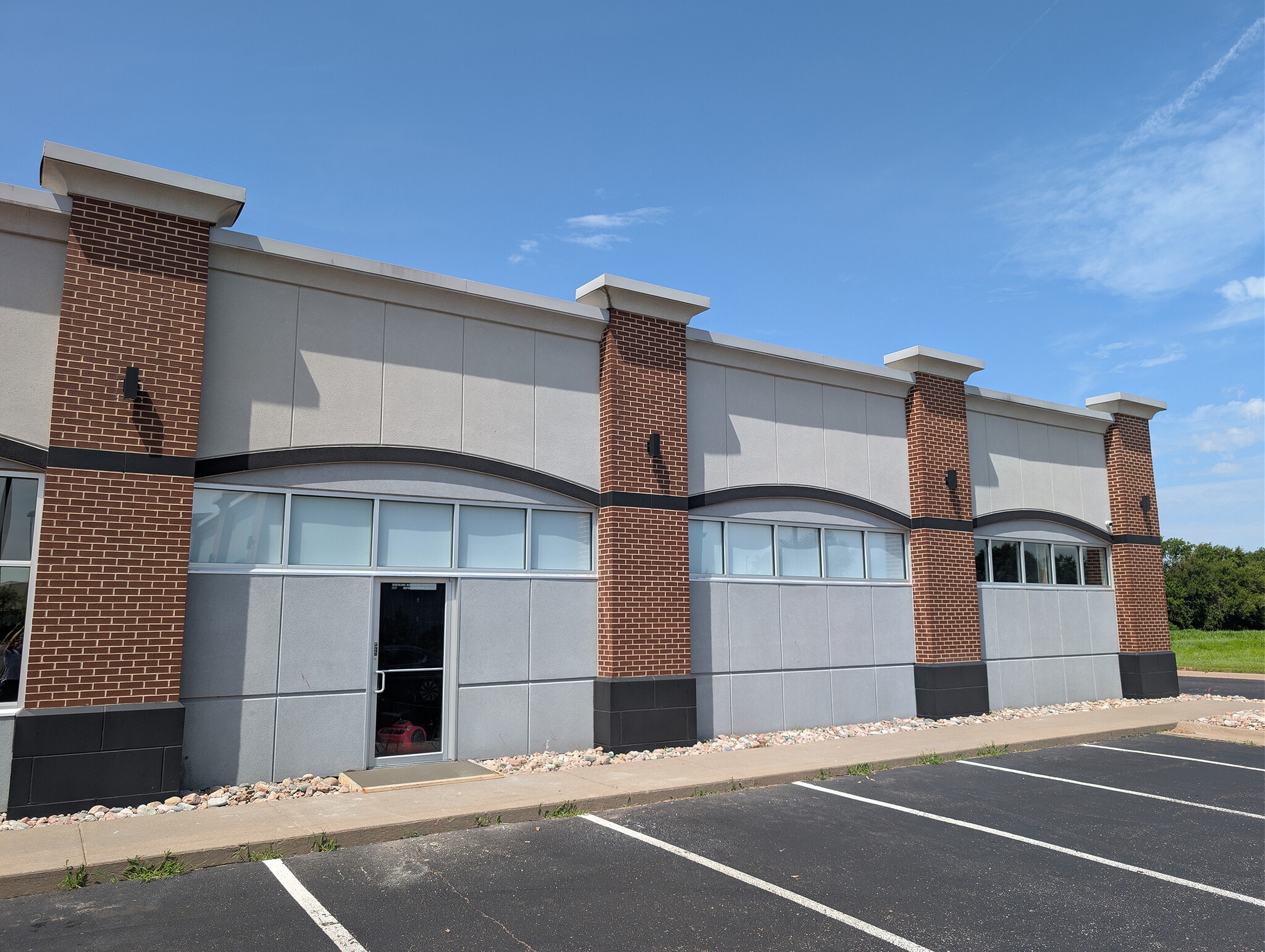 7335 W 33rd St, Wichita, KS for Rent