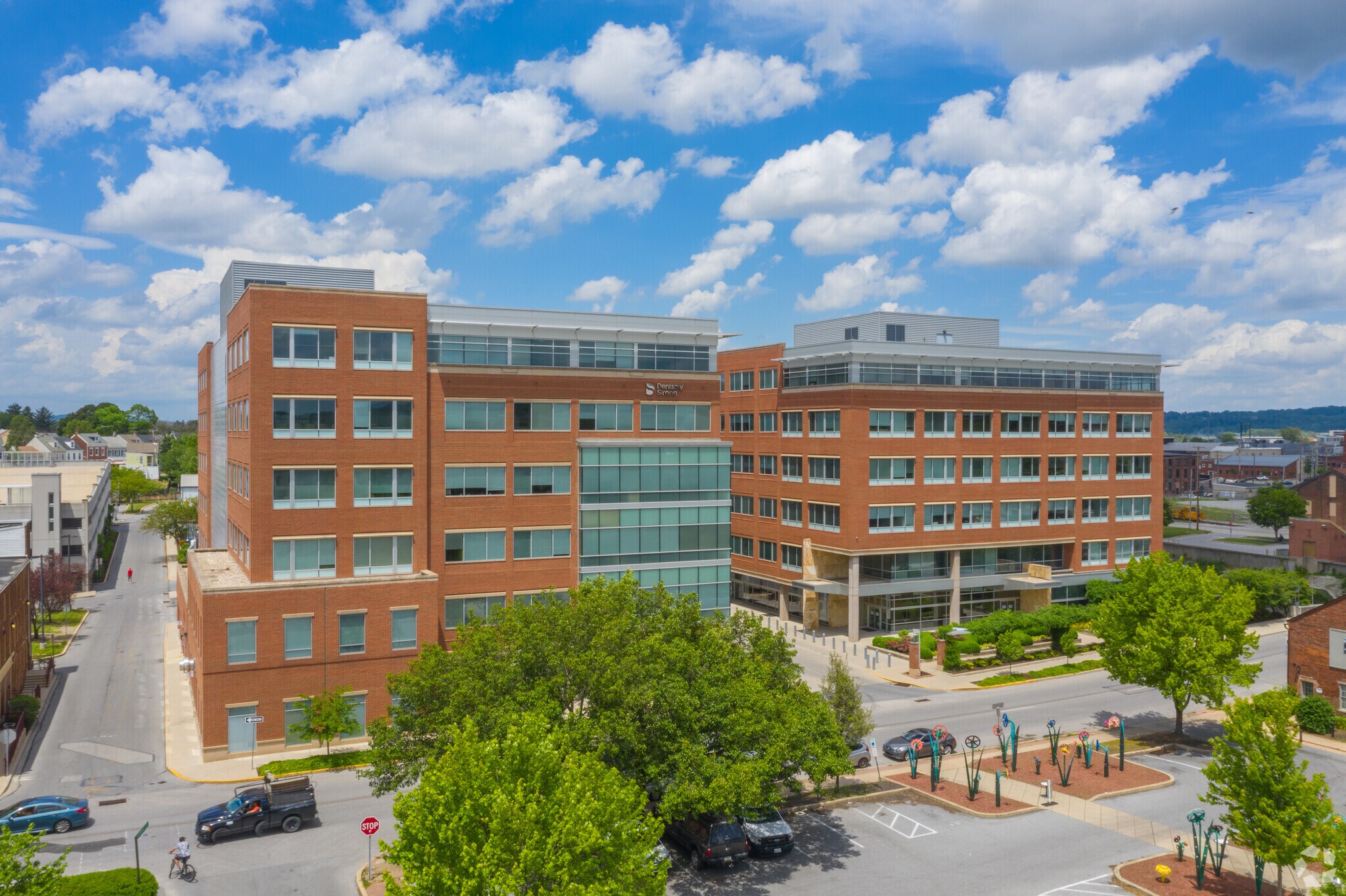 221 W Philadelphia St, York, PA for Sale