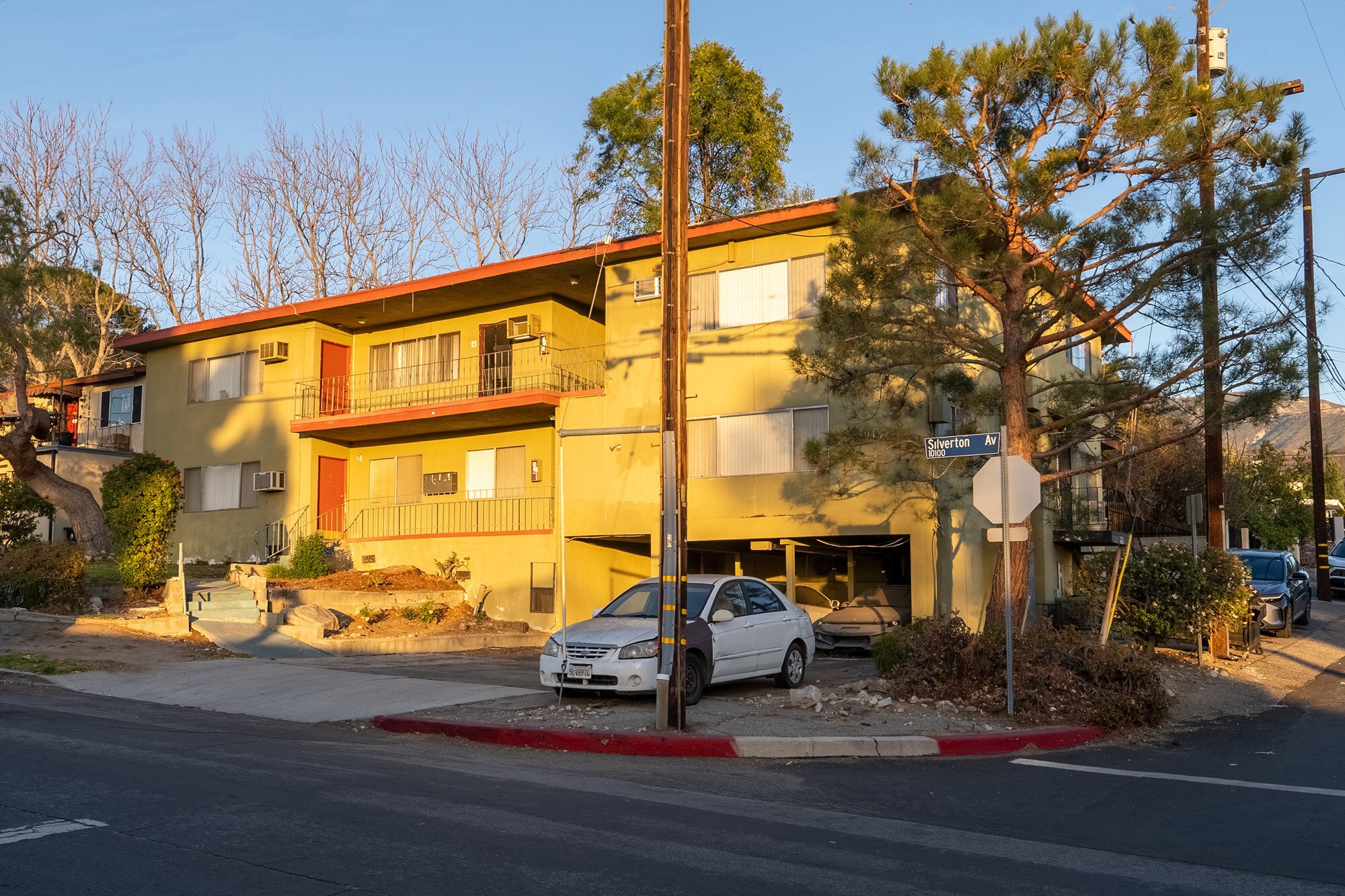 10136 Silverton Ave, Tujunga, CA for Sale