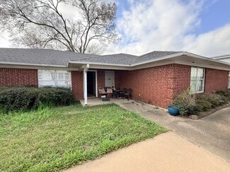 Jacksonville, TX Office/Residential - 425 Neches St