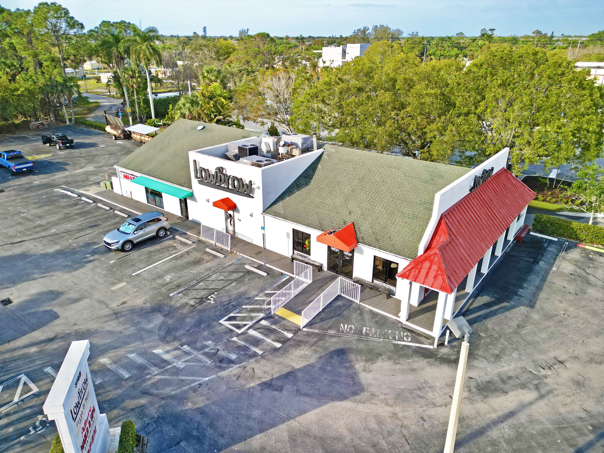 3148 Tamiami Trl E, Naples, FL for Sale