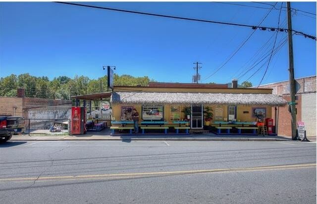 198 Oak Ave, Spruce Pine, NC for Sale