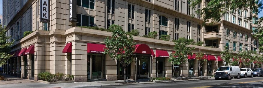 25 E Superior St, Chicago, IL for Rent