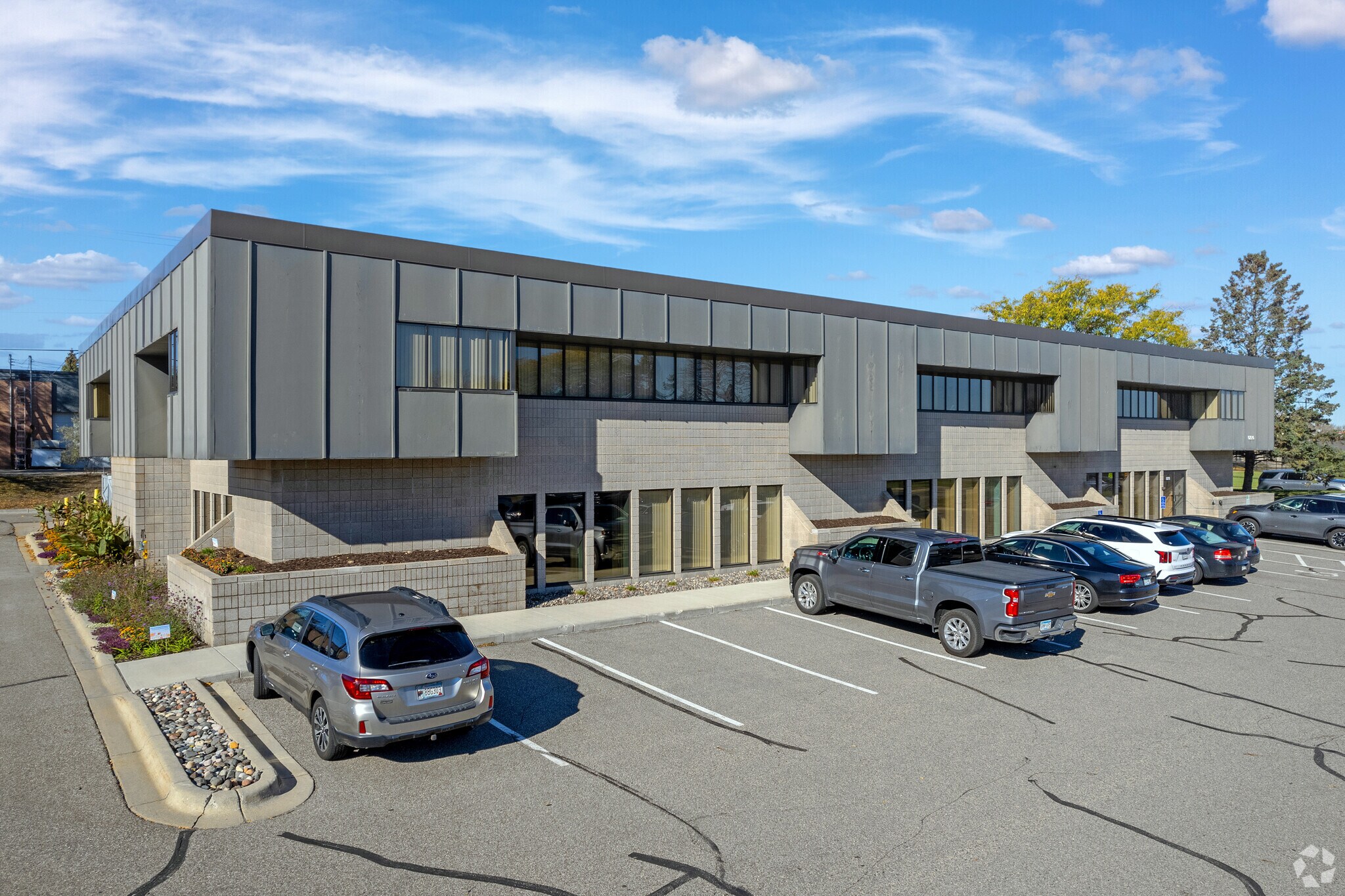 5275 Edina Industrial Blvd, Edina, MN for Rent