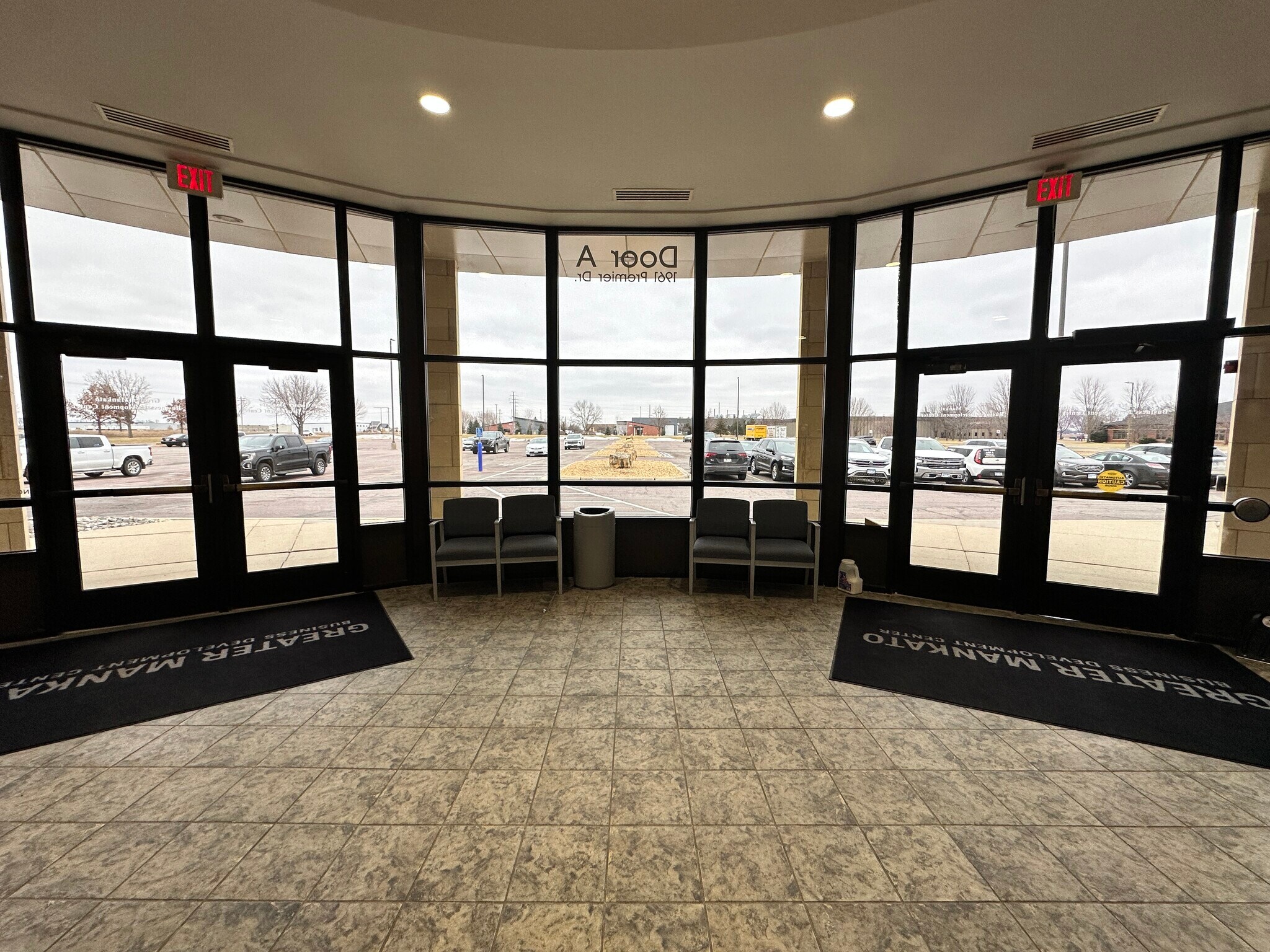 1961 Premier Dr, Mankato, MN for Rent