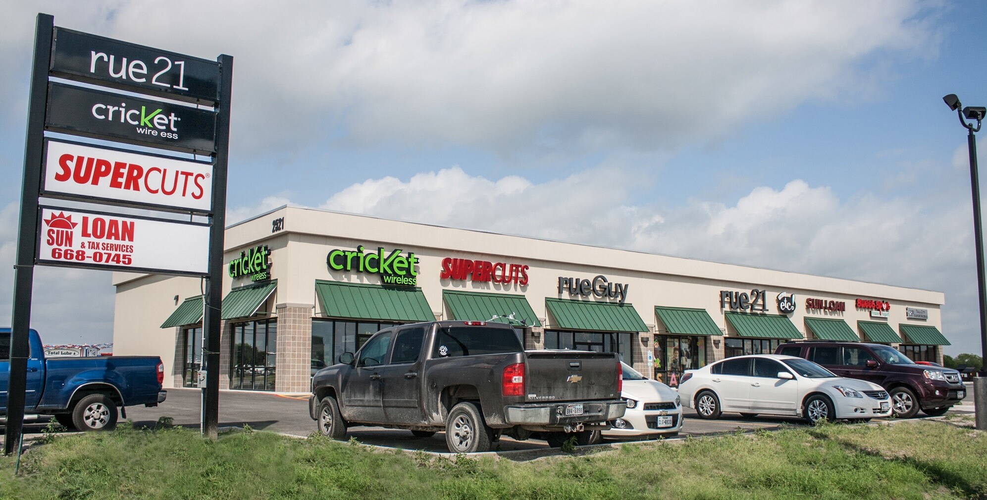 2521 E Main St, Alice, TX for Rent