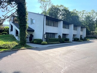 Huntington, NY Office/Medical - 76 E Main St