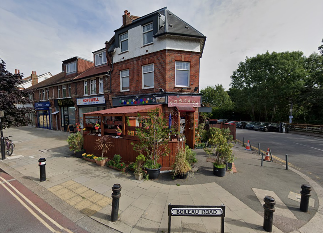 5 Boileau Rd, London, LND for Rent
