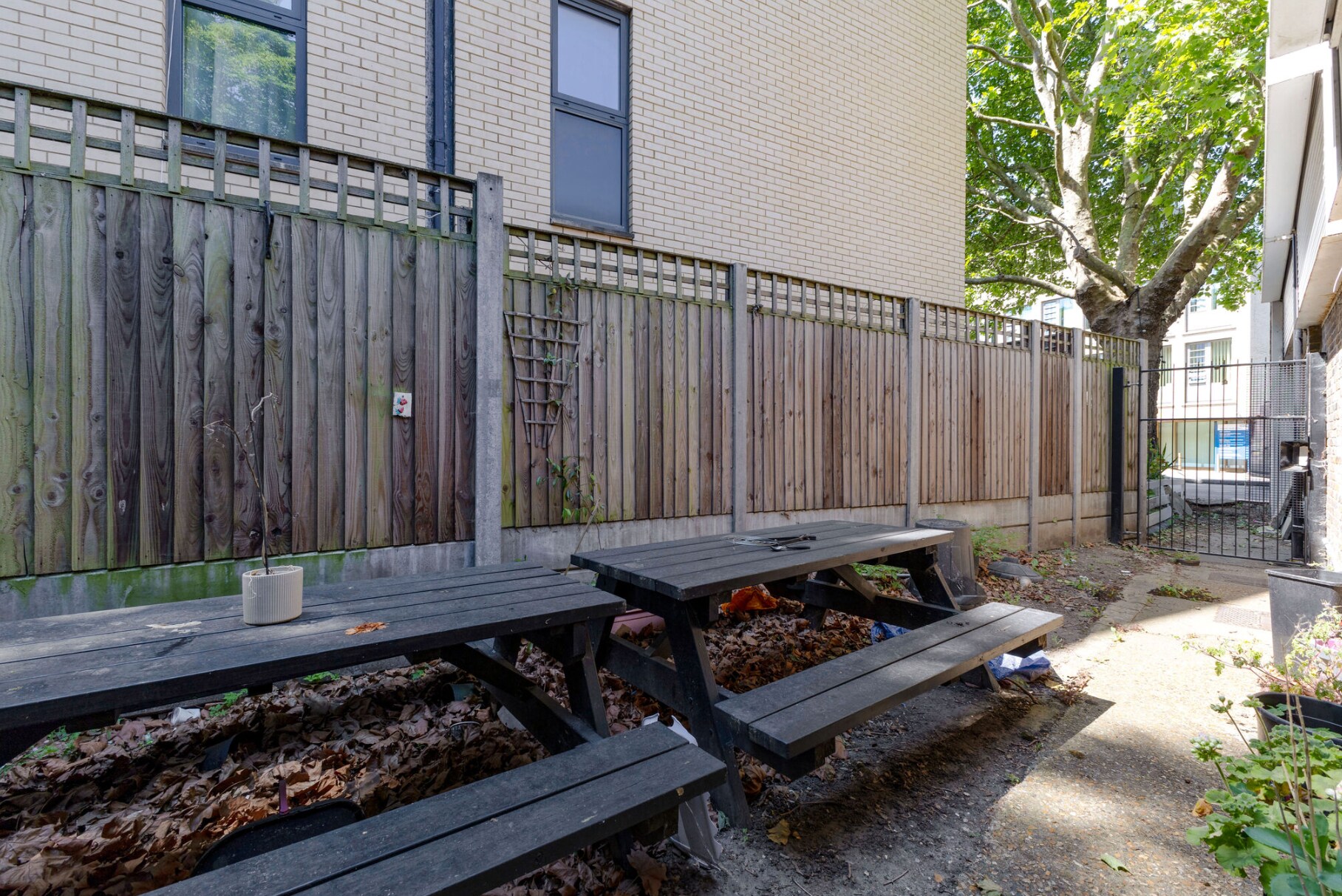 81 Lothian Rd, London, LND for Rent
