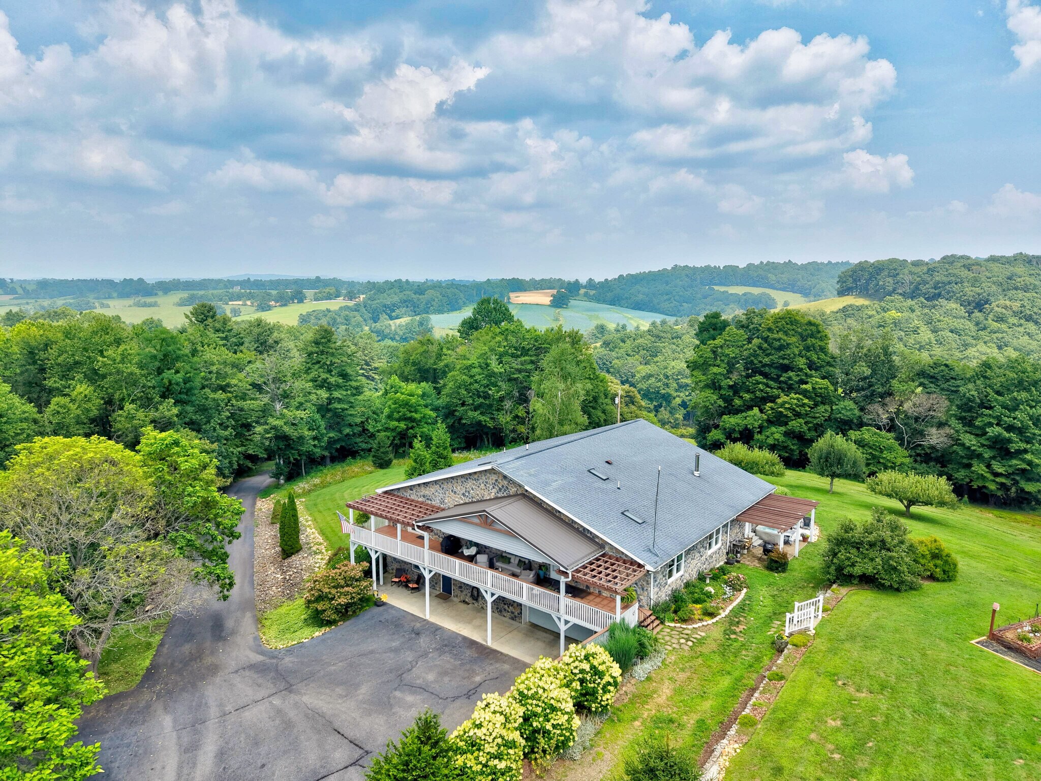 1661 Turner Spur Rd, Fancy Gap, VA for Sale