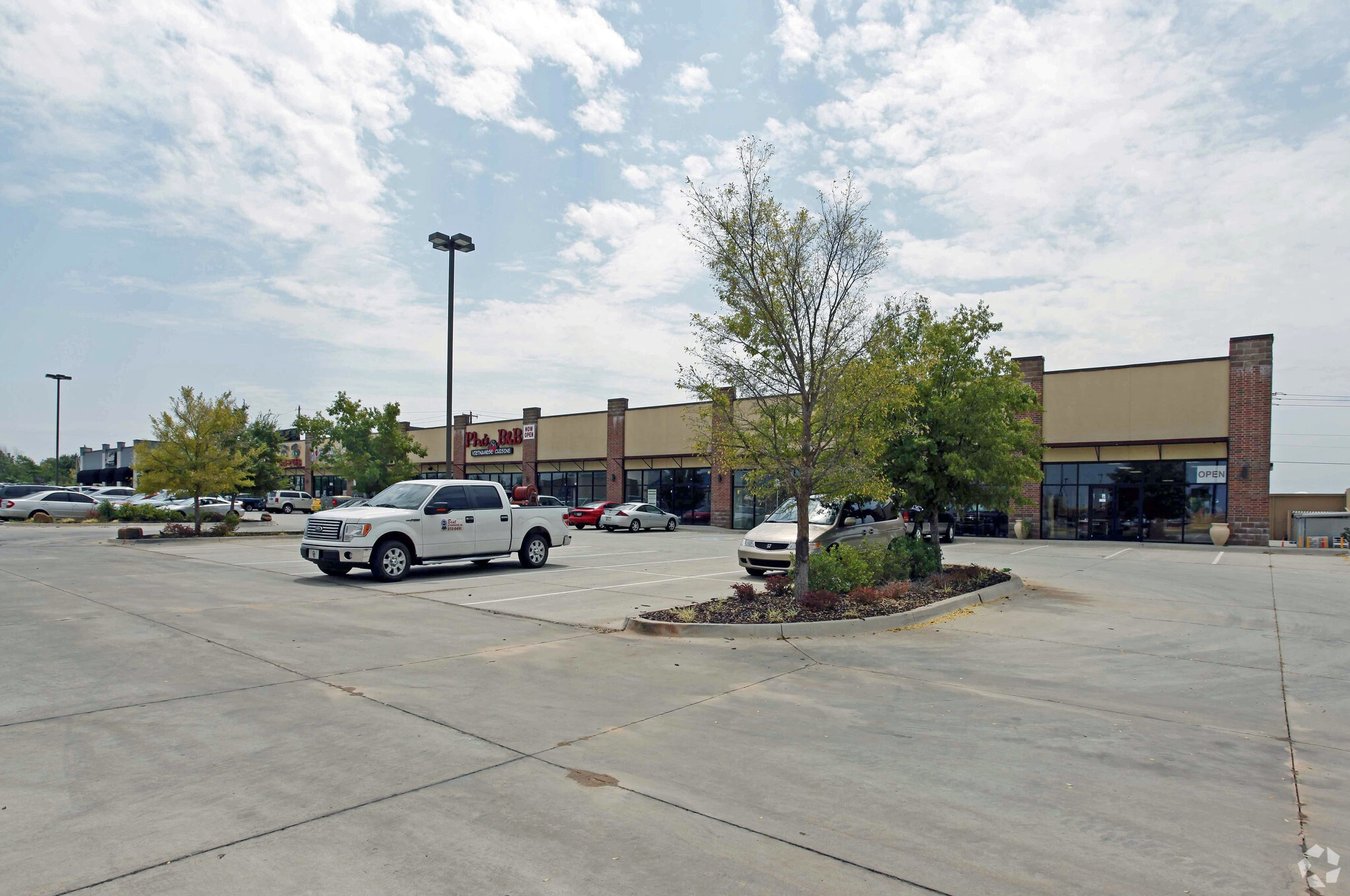 1601-1623 S I-35 Service Rd, Oklahoma City, OK for Rent