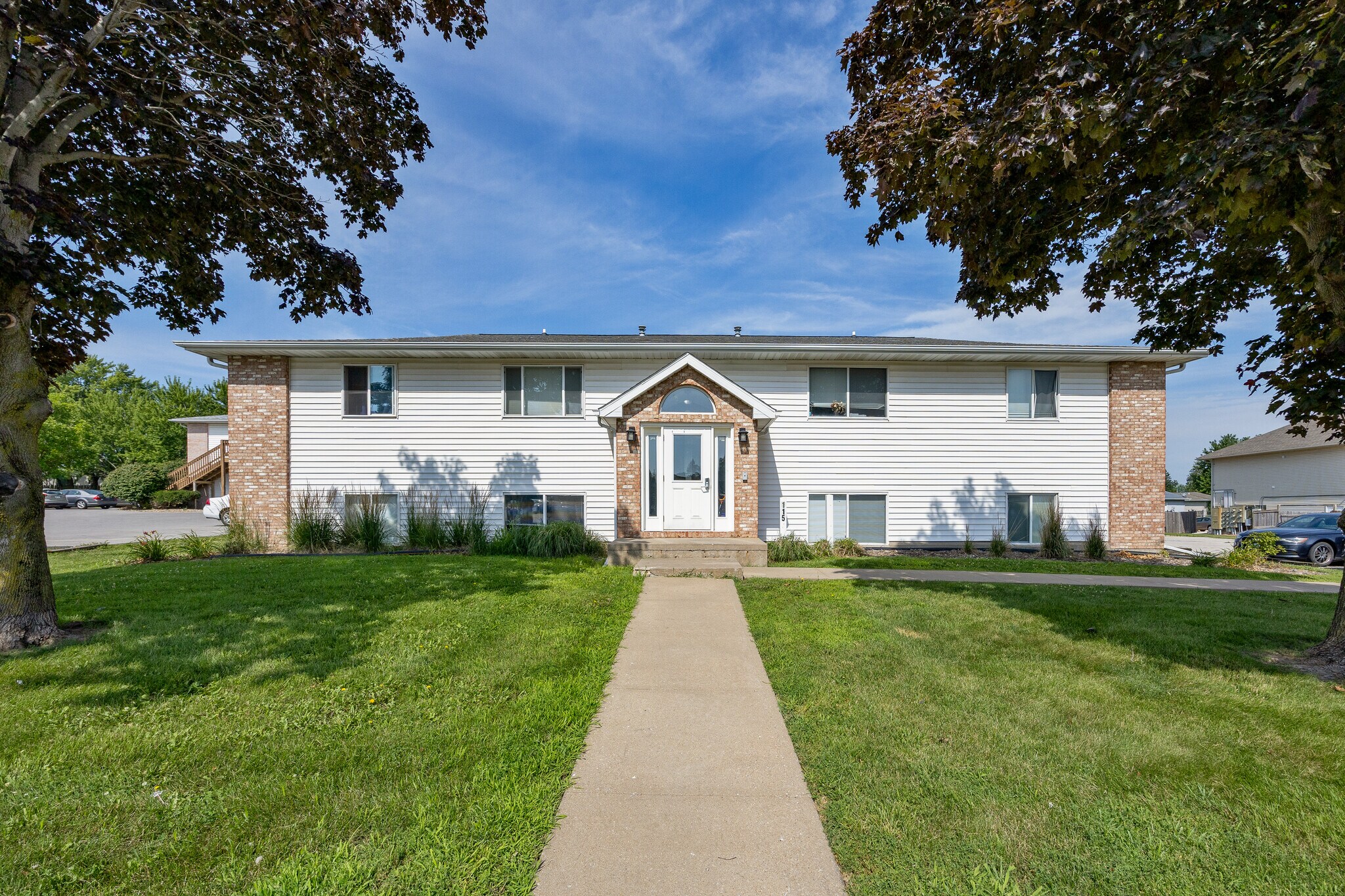 115 Sugar Creek Ln, North Liberty, IA for Sale