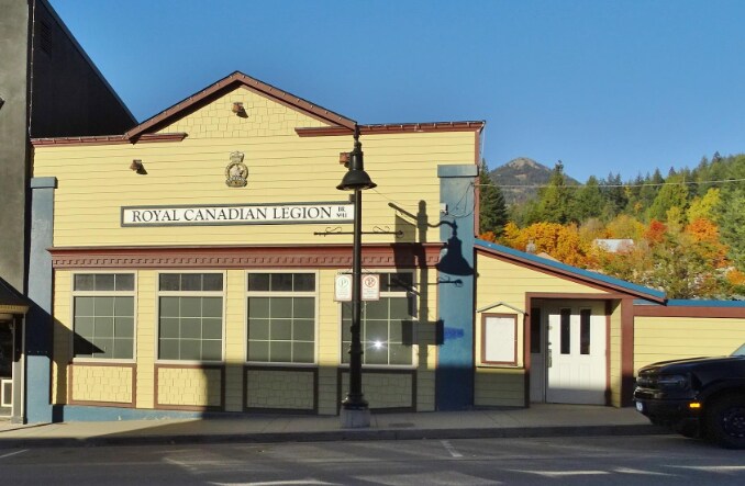 2081 Washington St, Rossland, BC for Sale