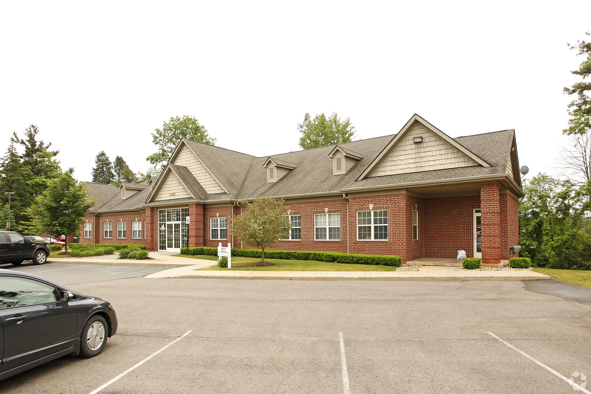 11750 Highland Rd, Hartland, MI for Rent