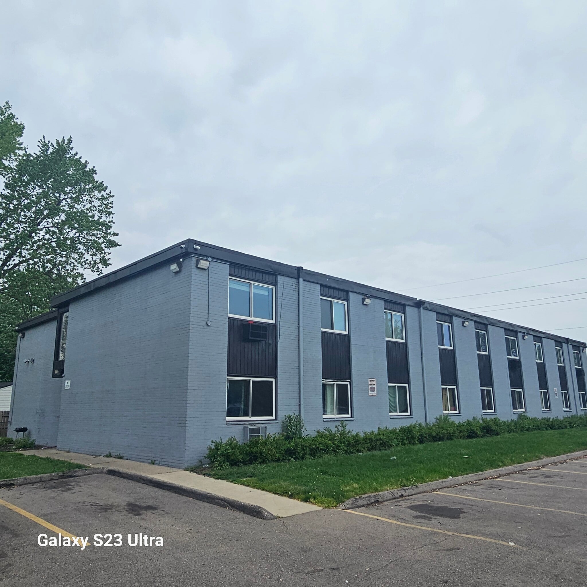 1480 Parkwood Ave, Ypsilanti, MI for Sale