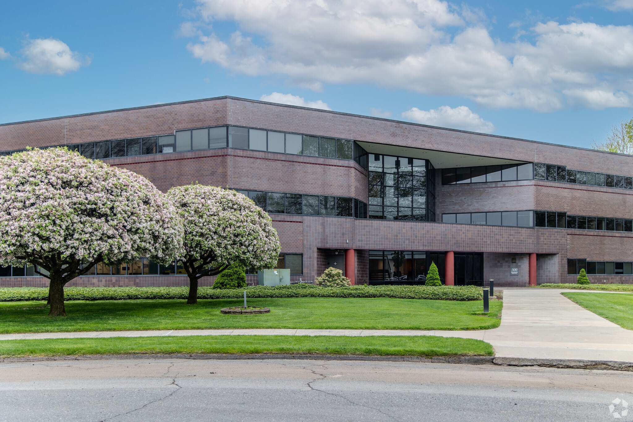 500 Winding Brook Dr, Glastonbury, CT for Rent