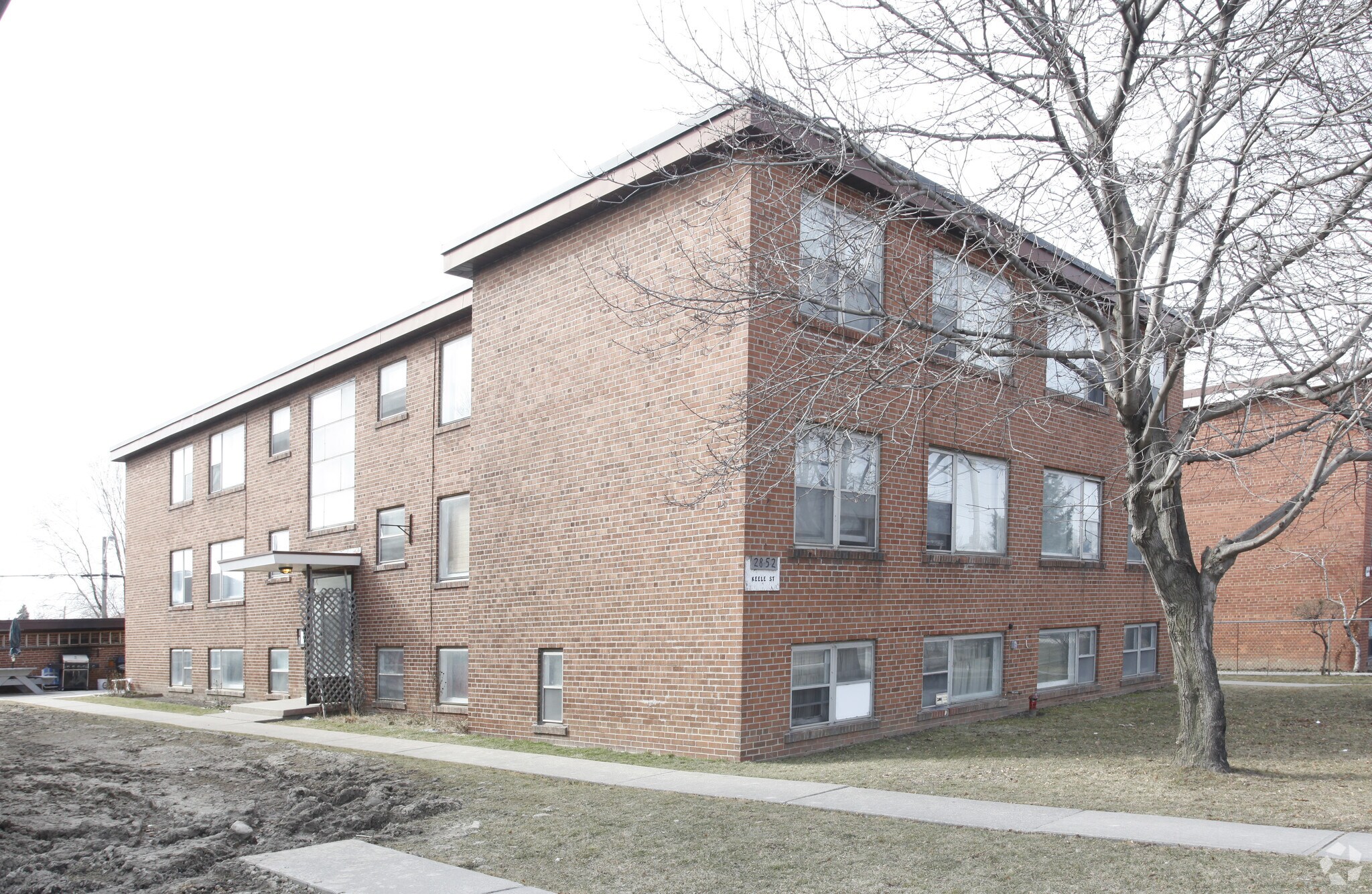 2852 Keele St, Toronto, ON for Sale