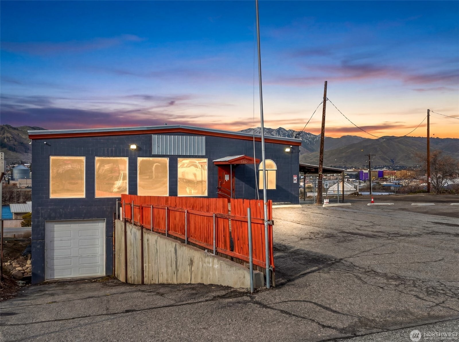 825 Valley Mall Pky, East Wenatchee, WA for Sale