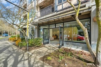 Seattle, WA Freestanding - 3121 W Government Way
