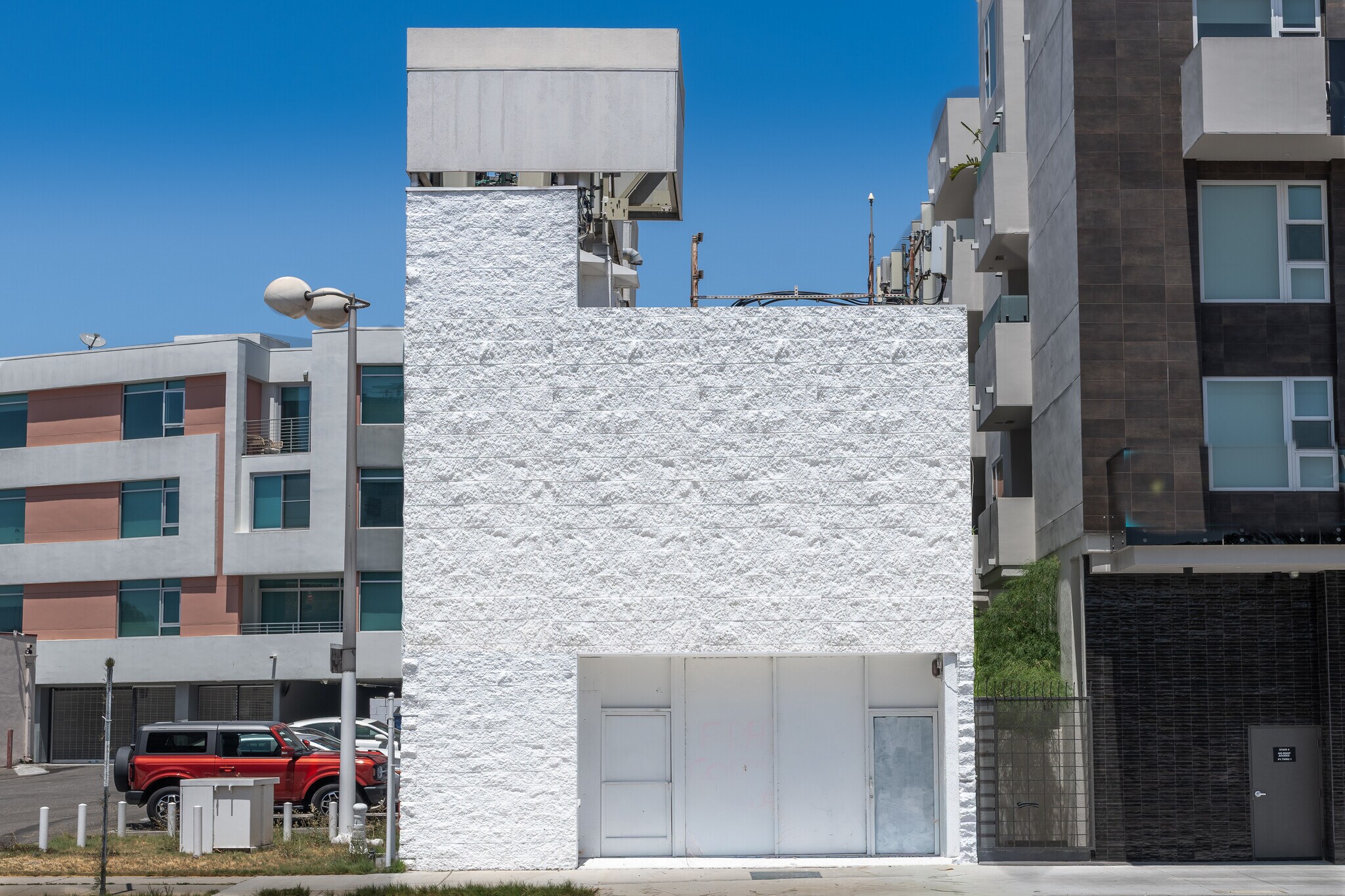 6013 W Olympic Blvd, Los Angeles, CA for Rent